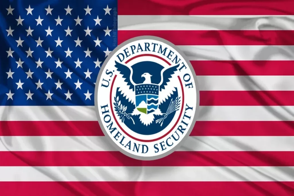 Tramp Daxili Təhlükəsizlik Nazirliyi əməkdaşlarının maaşlarının ödənilməsi üçün fövqəladə vəziyyət elan edib