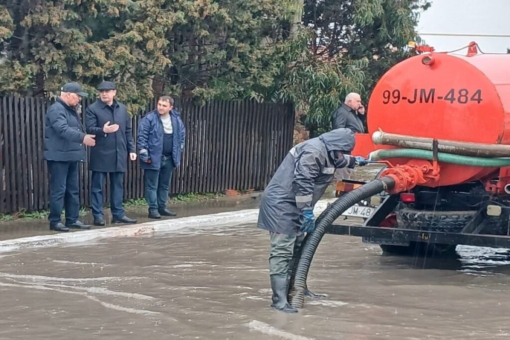 Bakıda bəzi yerlərdə kollektorlarda problemlər yaranıb, icra başçıları qəza baş vermiş ərazilərə gedib