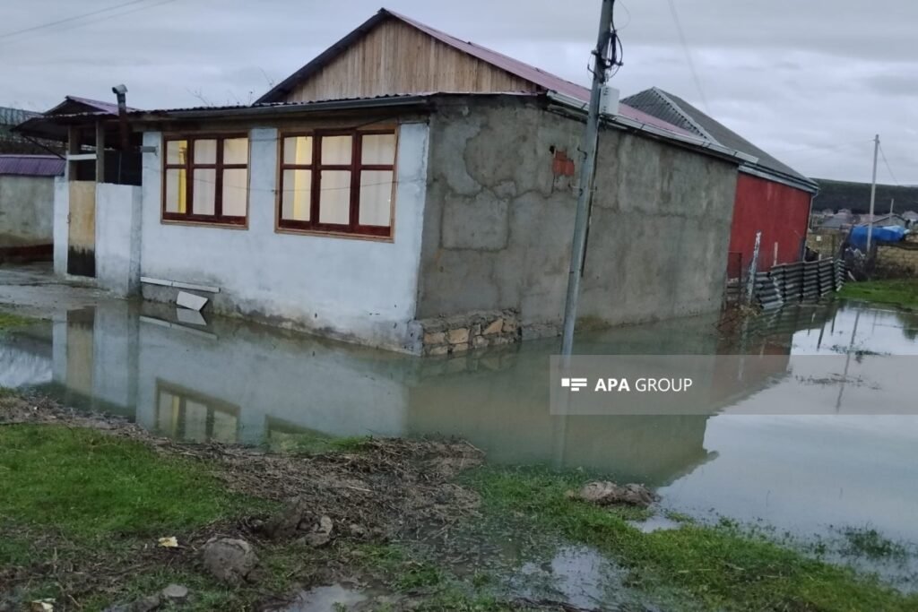 Şabranda intensiv yağışlar nəticəsində fərdi yaşayış evlərinə ziyan dəyib