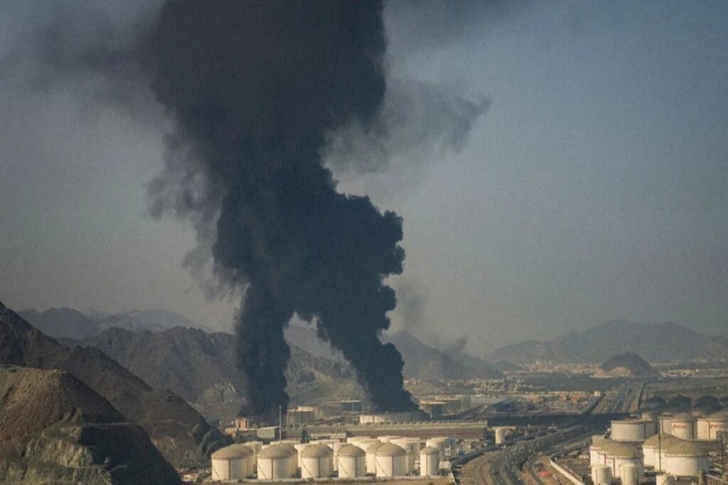 İran Əbu-Dabidə alüminium zavoduna zərbələr endirib, yaralananlar var