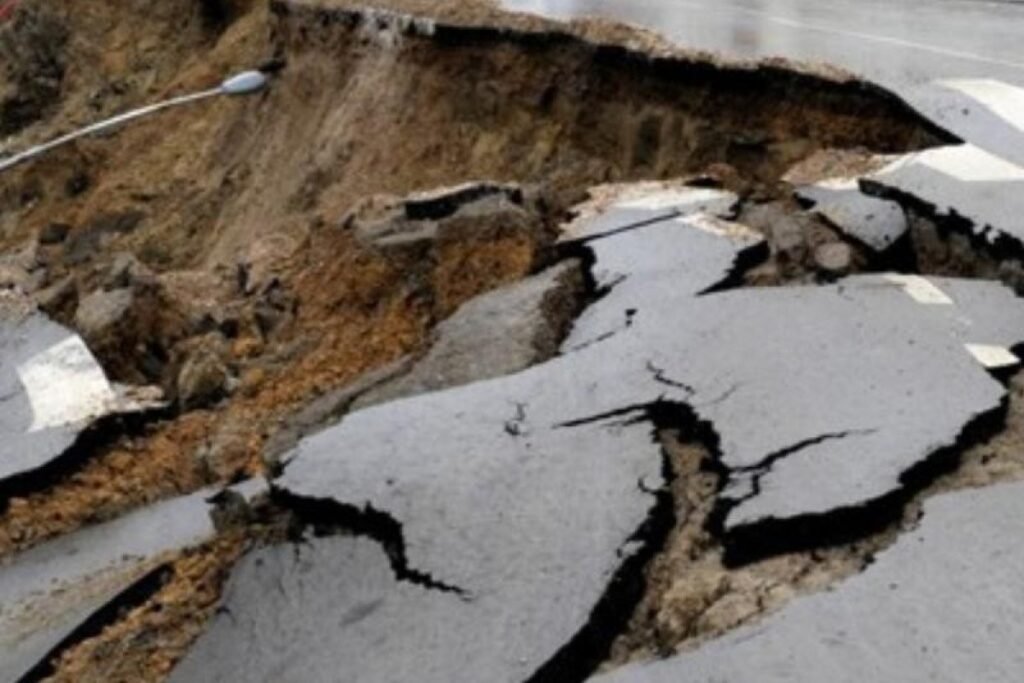 Leysan Dəmirçi–Lahıc yolunda sürüşməyə səbəb olub