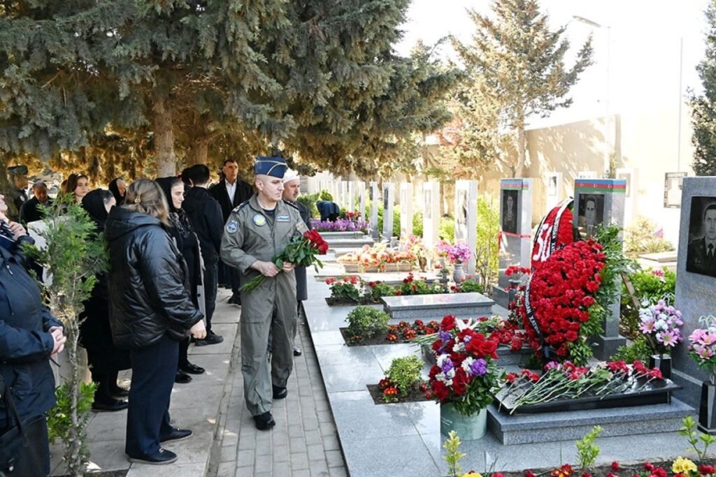 Aprel döyüşlərində şəhid olan pilotların xatirəsi anılıb – VİDEO