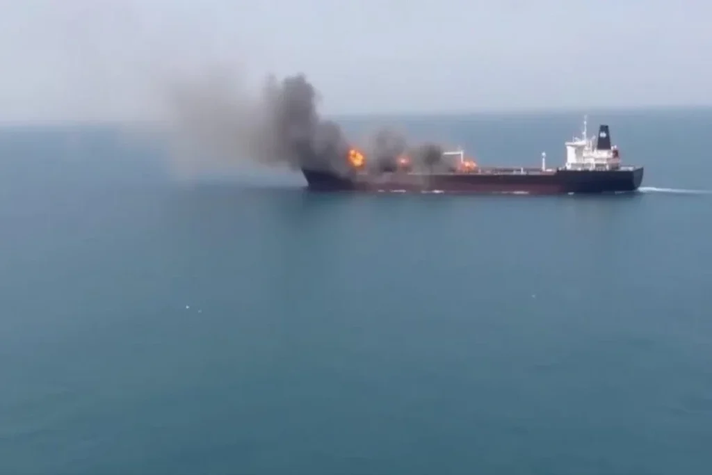 İran Hörmüz boğazında İsrailə məxsus gəmiyə dron zərbəsi endirib, yanğın baş verib