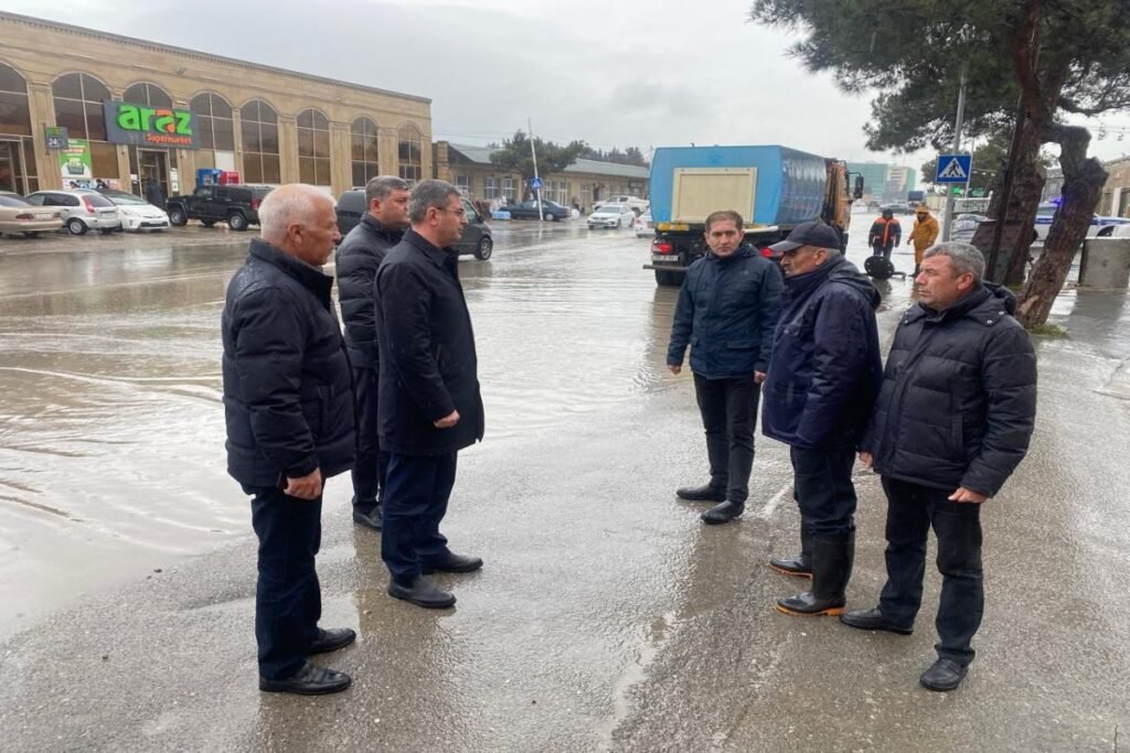 Xəzər rayonunun icra başçısı yağışın fəsadları ilə bağlı tapşırıqlar verib – FOTO