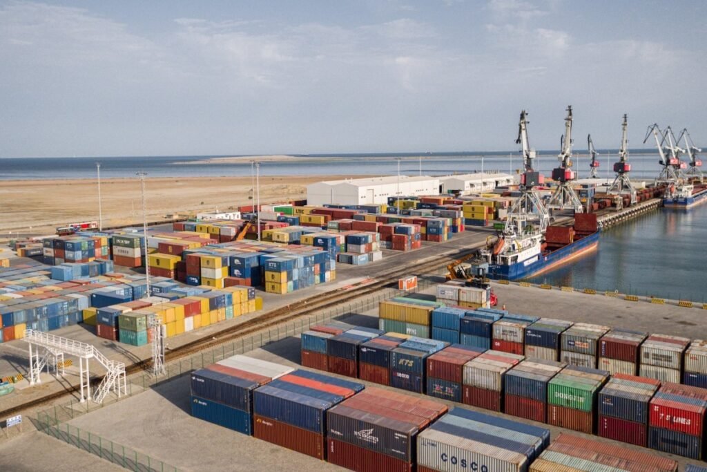 Bakı Limanı yük aşırma üzrə rekord göstəriciyə nail olub