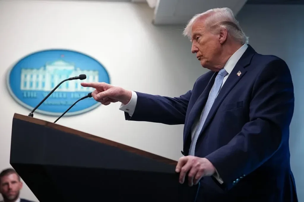 Tramp: ABŞ gəmiləri ən müasir silah və sursatlarla təchiz edilir