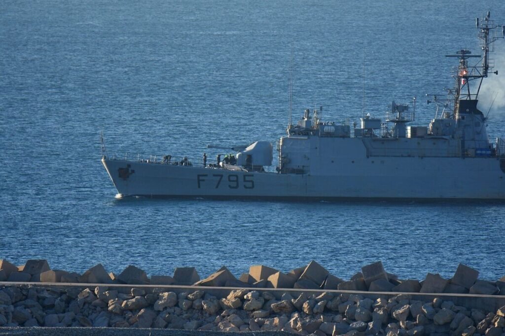 Britaniya Hörmüz boğazına minaaxtaran gəmilər göndərəcək