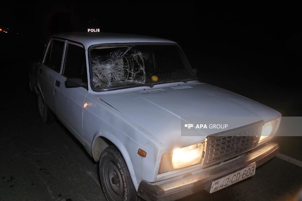 Lənkəranda avtomobil ağaca çırpılıb, ölən var.