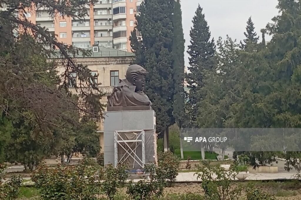 Cəfər Cabbarlının kinostudiyanın həyətindəki büstünün restavrasiyası başa çatıb – FOTO