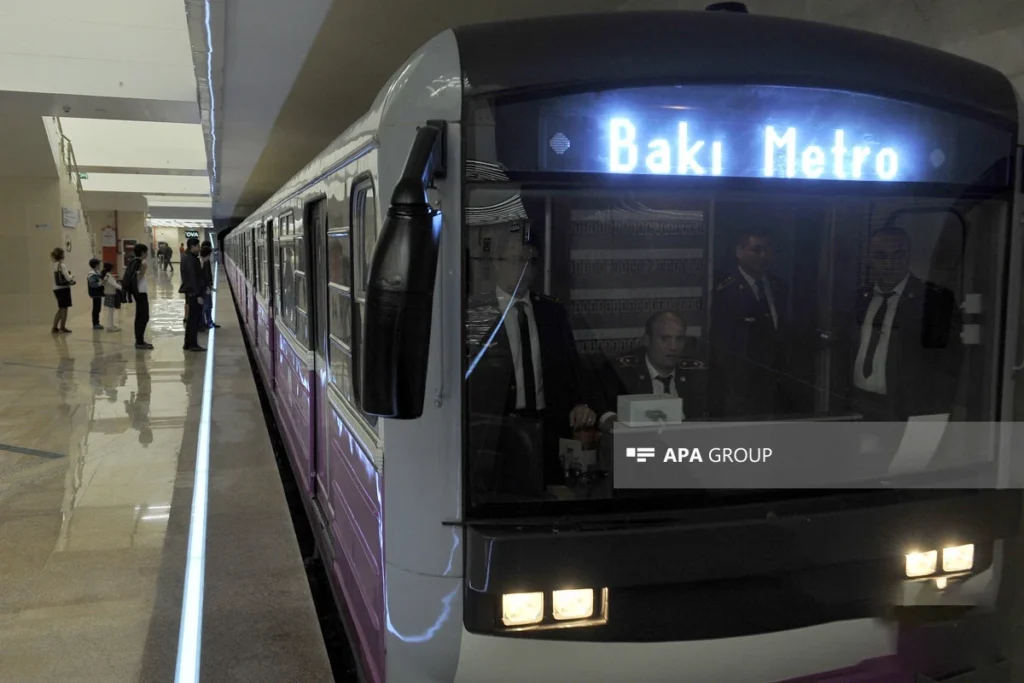 Metro: Hadisə baş verən anda xətdə 30 qatar olub, 4-ü tuneldə qalıb