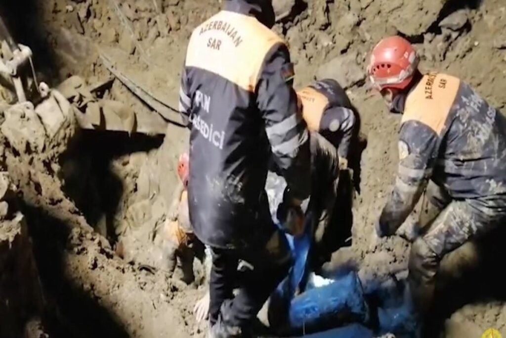 Qaradağda torpaq uçqunu nəticəsində bir nəfər ölüb, bir nəfər xilas edilib – VİDEO