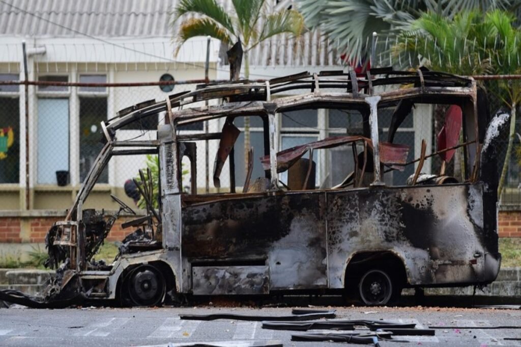 Kolumbiyada terror aktı nəticəsində ölənlərin sayı 20-yə çatıb, 40-a yaxın yaralı var – YENİLƏNİB