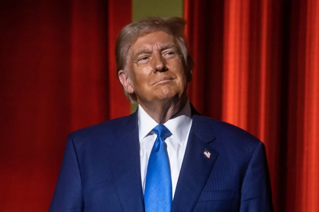 KİV: Tramp İrana qarşı uzunmüddətli blokadaya hazırlaşmağı tapşırıb