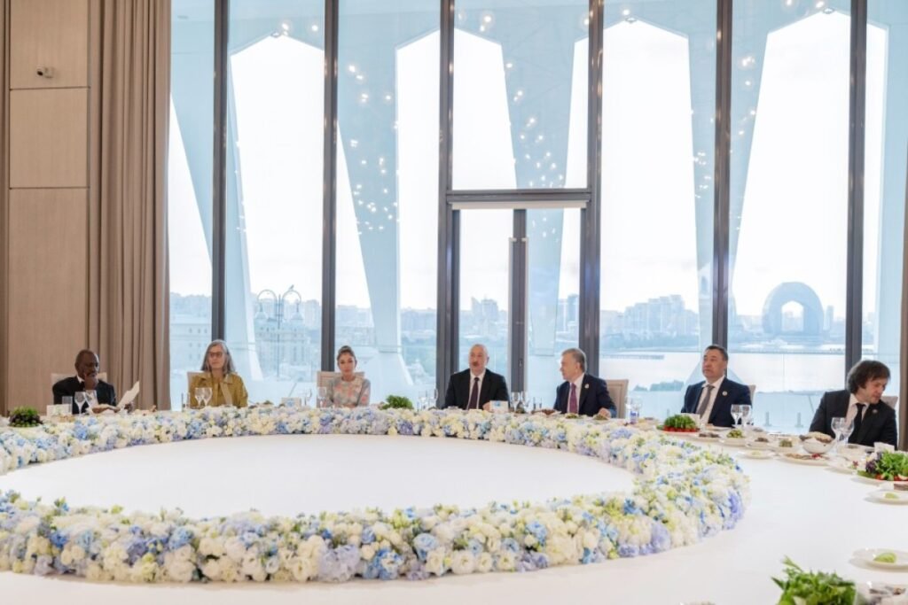 WUF13-də iştirak edən dövlət başçılarının və nümayəndə heyətlərinin şərəfinə rəsmi ziyafət verilib – FOTO