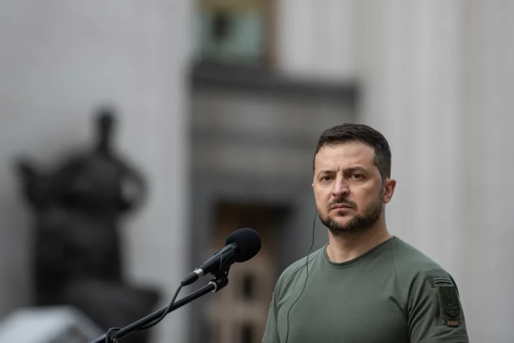 Zelenski: Rusiya Belarus istiqamətindən hücum ssenarilərini nəzərdən keçirir