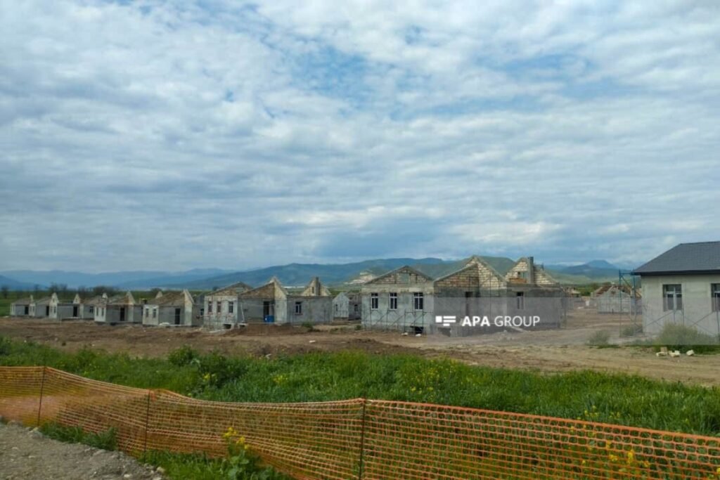 Ağdamın Baş Qərvənd və Eyvazxanbəyli kəndləri sürətlə yenidən qurulur – FOTO