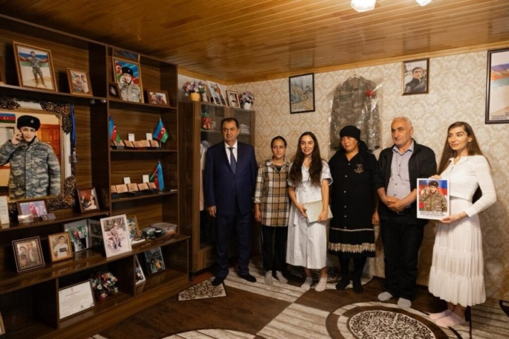 Leyla Əliyeva və Arzu Əliyeva Lənkəranda şəhid ailəsini ziyarət ediblər