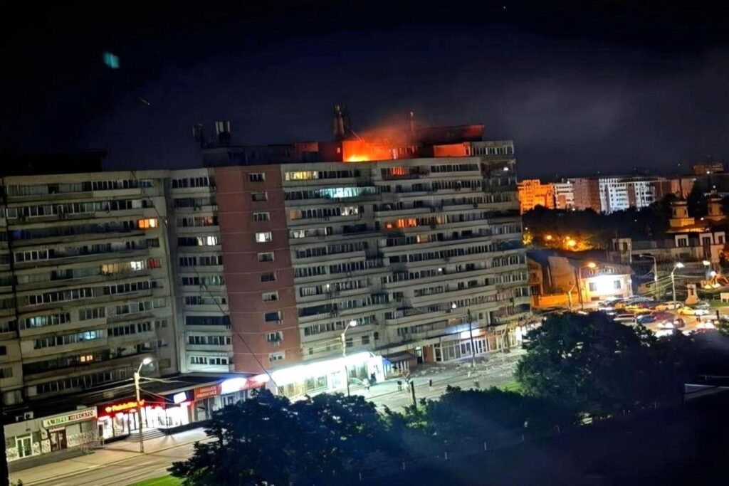 Rumıniyada pilotsuz uçuş aparatı yaşayış binasına çırpılıb, yaralananlar var