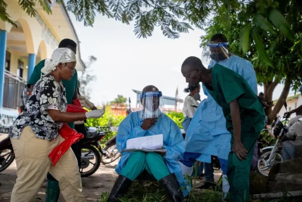 ÜST 5 nəfərin ebola xəstəliyindən sağalmasını mühüm irəliləyiş kimi qiymətləndirib