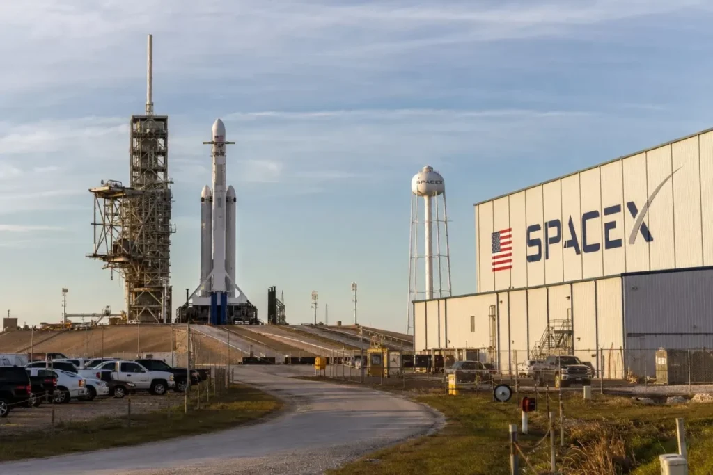 “BlackRock” şirkəti “SpaceX” səhmlərinin alınması üçün ən azı 5 milyard dollarlıq sifariş verib