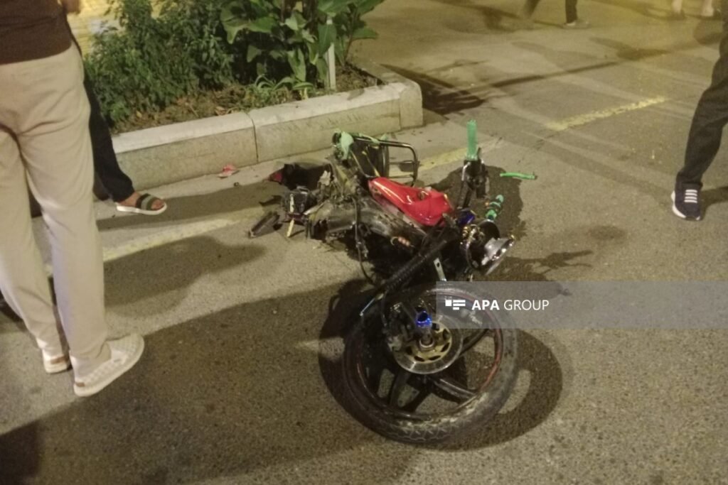 Gəncədə minik avtomobili ilə moped toqquşub, sürücü ölüb – FOTO