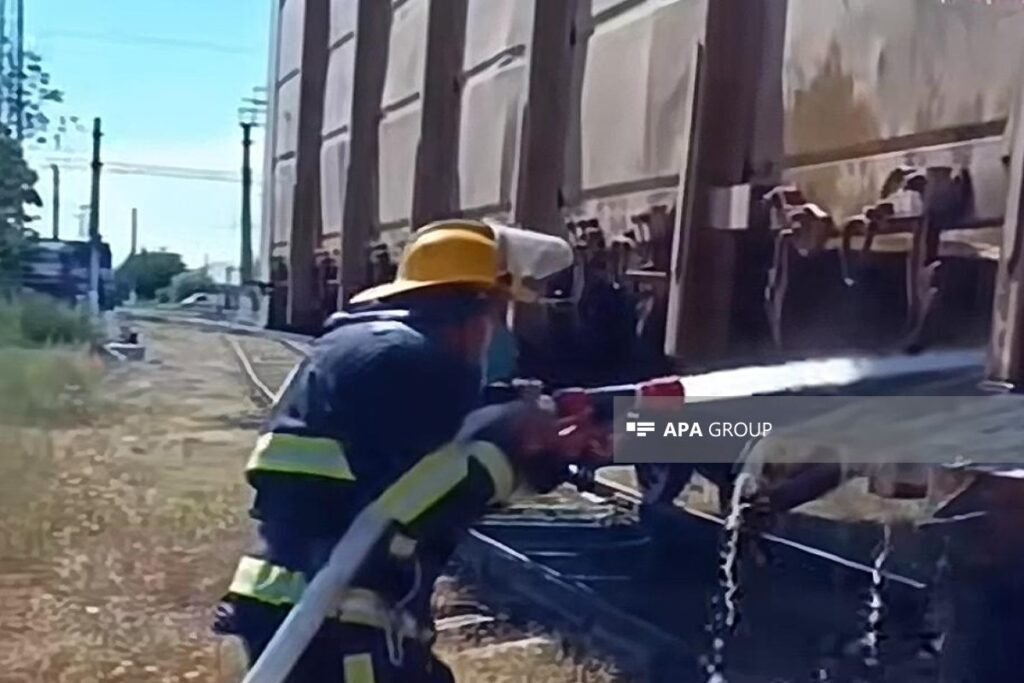 Yevlax dəmir yolu vağzalında yük vaqonunda yanğın olub – FOTOLENT
