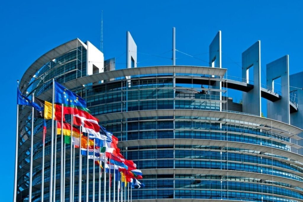 AP 2027-ci ildən sonra Ukrayna üçün yeni kreditlə bağlı müzakirələr aparır