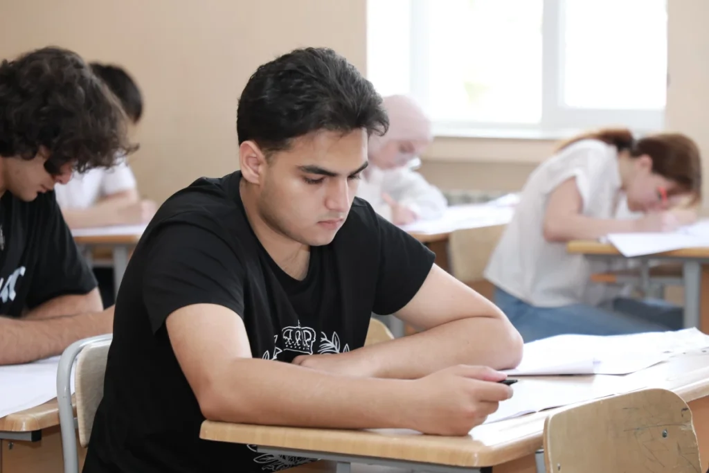 II və III ixtisas qrupları üzrə ali məktəblərə qəbul imtahanı keçirilib – YENİLƏNİB