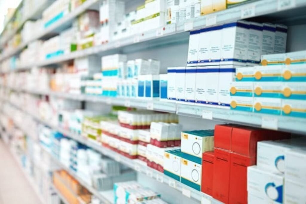Tramp ölkəyə idxal edilən generik dərmanlara yeni gömrük rüsumu tətbiq edəcəyini açıqlayıb