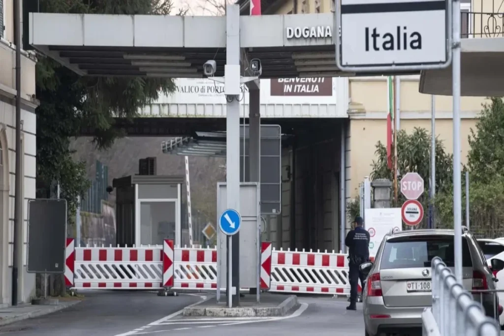 İtaliya İspaniya ilə arasında hava və dəniz marşrutlarında pasport yoxlamalarını bərpa edib