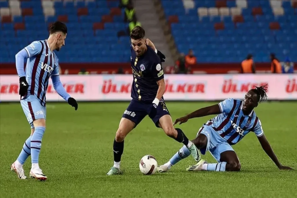Muhammed Salahın oynadığı matçda “Trabzonspor” xal itirib