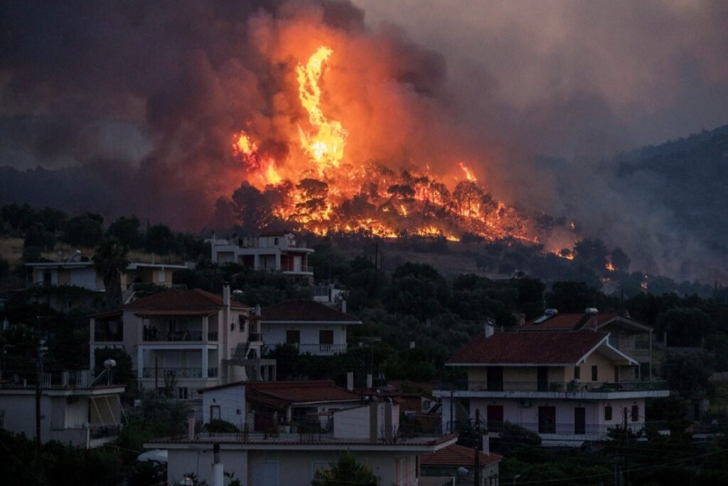 Yunanıstanda meşə yanğınları ilə bağlı yüksək təhlükə elan olunub