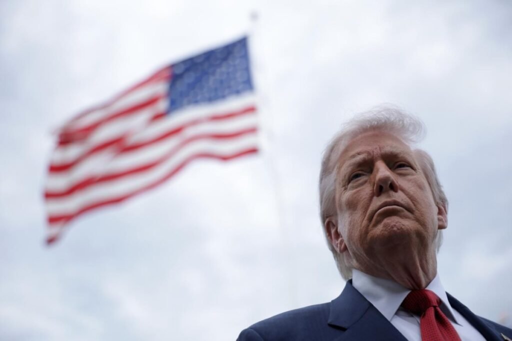 Tramp İranla Hörmüz boğazı üzrə hazırlanan razılaşmaya görə Omana hədə-qorxu gəlib