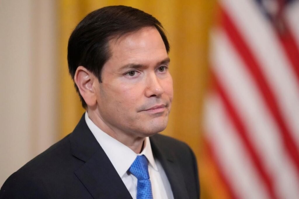 Rubio BƏƏ rəsmisi ilə İran və Hörmüz boğazında gəmiçiliyi müzakirə edib