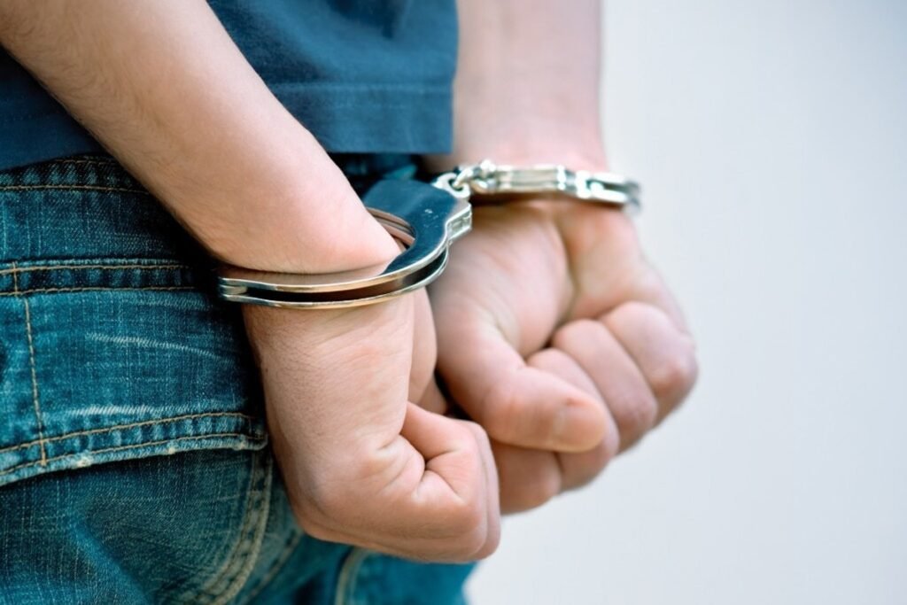 Abşeronda 6 avtomobil və iki marketi talayan şəxs saxlanılıb