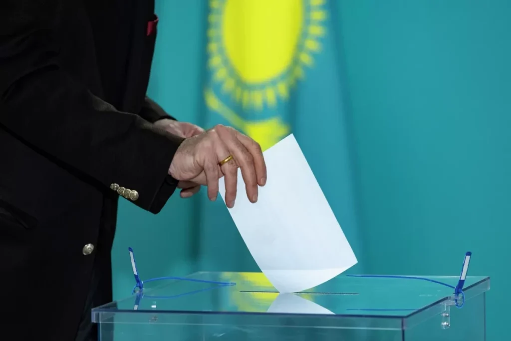Qazaxıstanda növbədənkənar parlament seçkiləri keçirilir – YENİLƏNİB