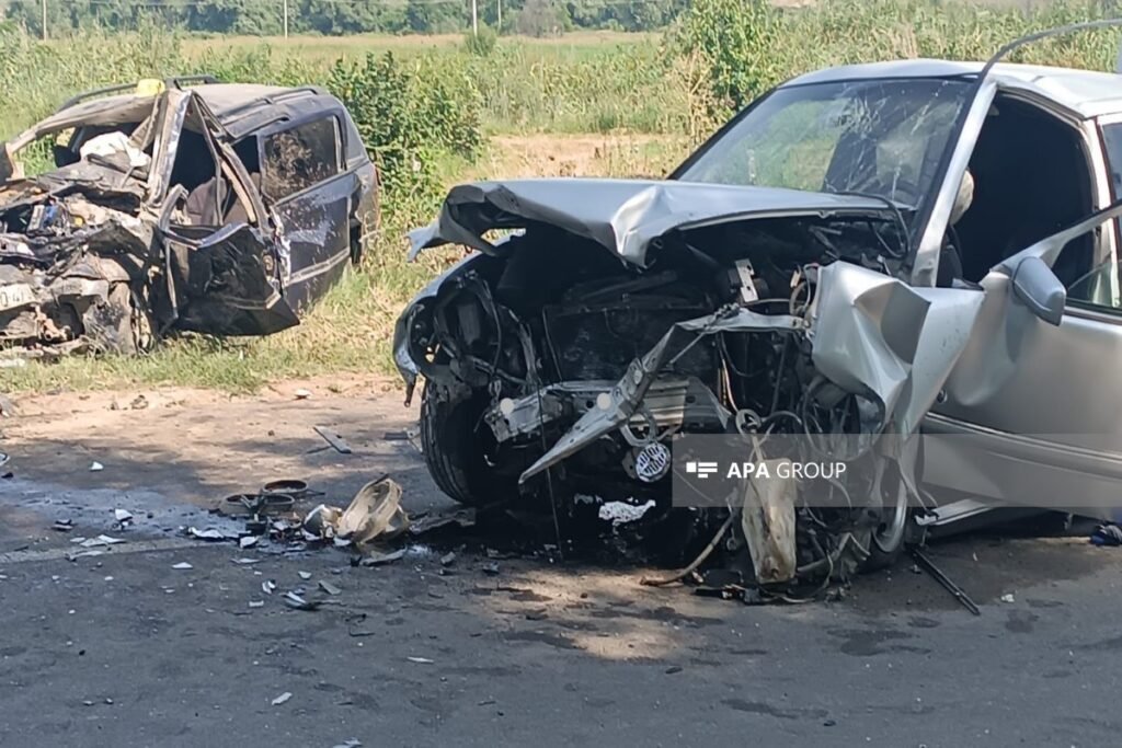 Qazaxda iki minik avtomobili toqquşub, 3 nəfər ölüb – YENİLƏNİB