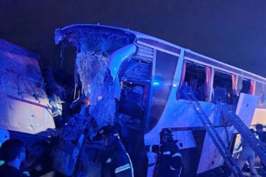 Gürcüstan-Moskva marşrut avtobusu qəzaya uğrayıb, 5 nəfər ölüb, 38 nəfər xəsarət alıb
