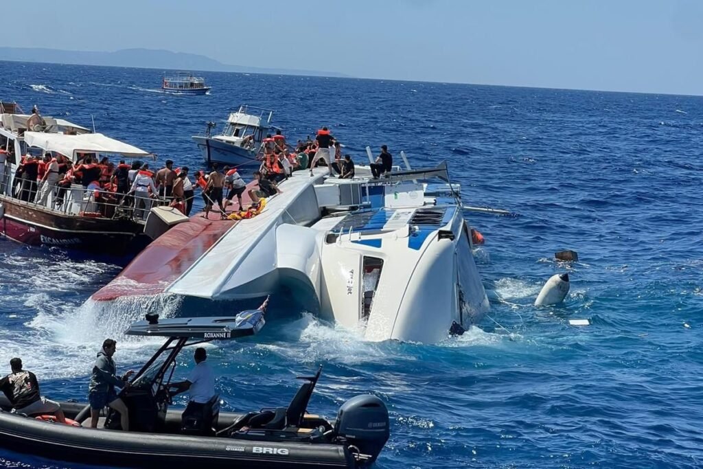 Şimali Kipr sahillərində gəmi batıb, 242 nəfər xilas edilib, 8 nəfər ölüb, 17 nəfərin axtarışı davam etdirilir – YENİLƏNİB-6