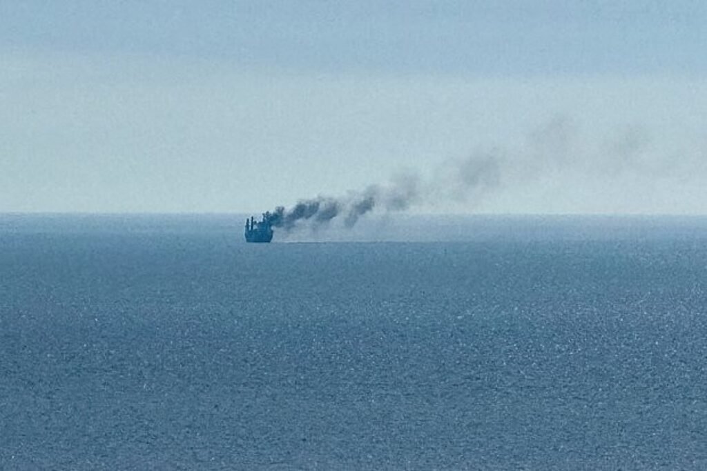 Oman sahillərində daha bir tanker mərmi atəşinə məruz qalıb