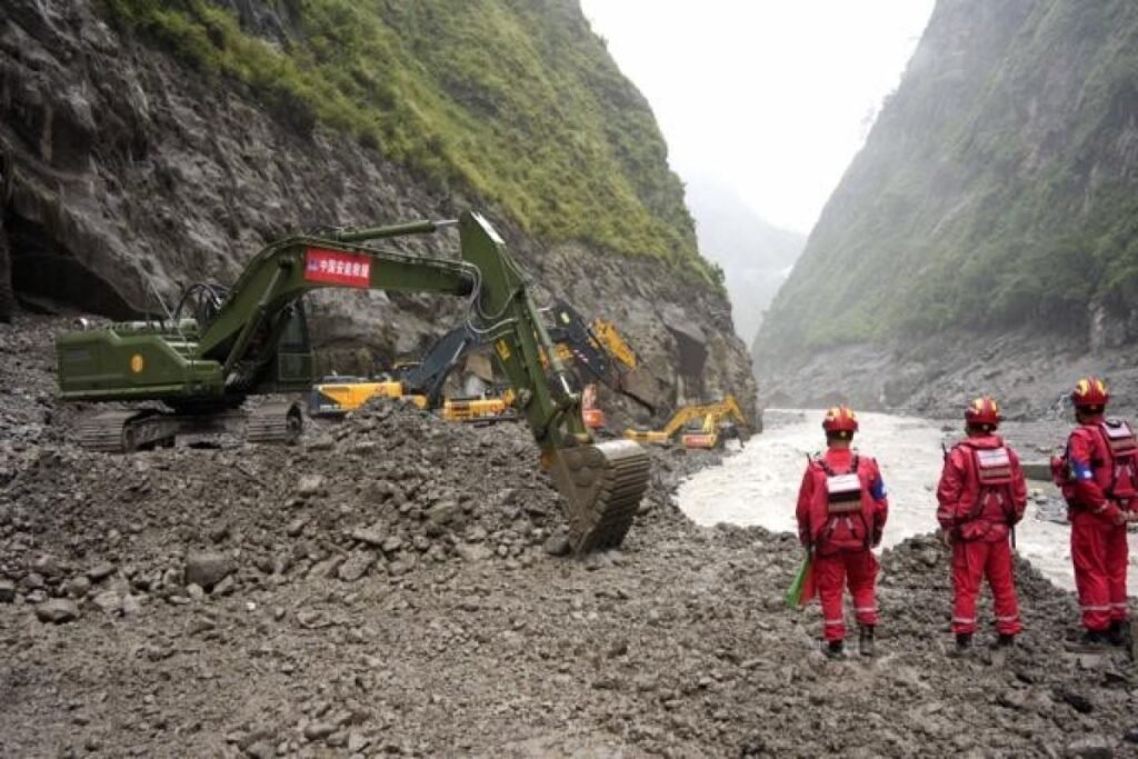 Tibetdə torpaq sürüşməsində ölənlərin sayı 43 nəfərə çatıb, 519 nəfər itkin düşüb