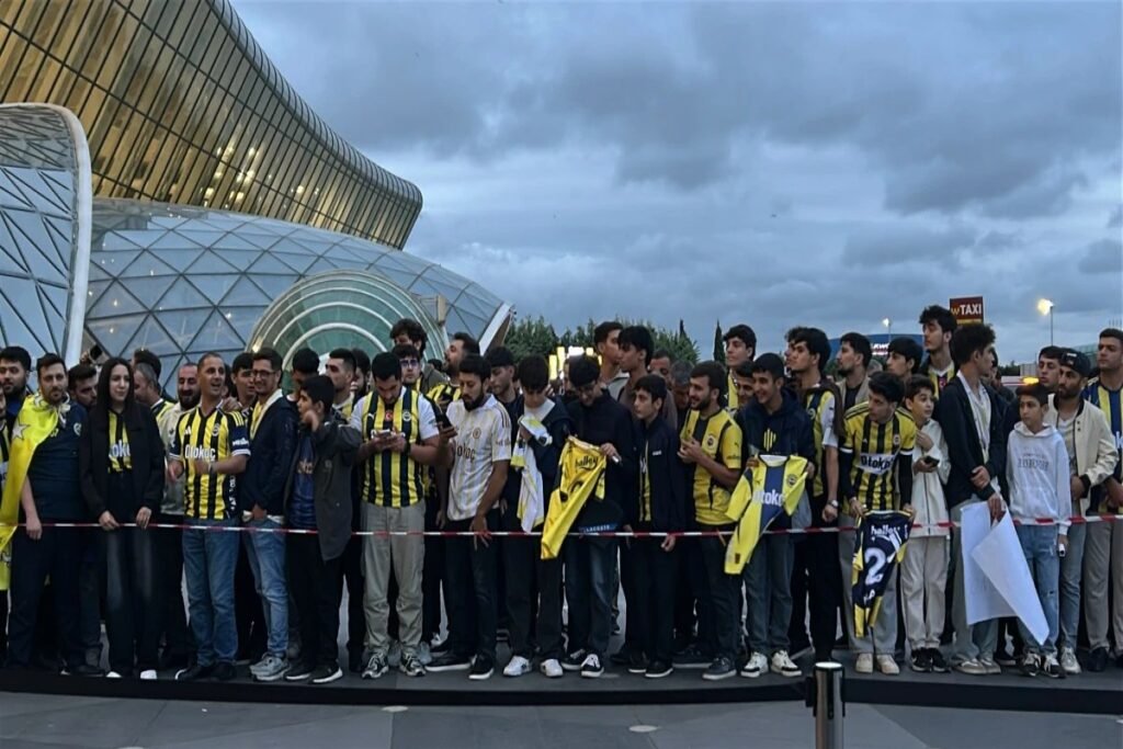 “Fənərbaxça” Bakıya gəlib