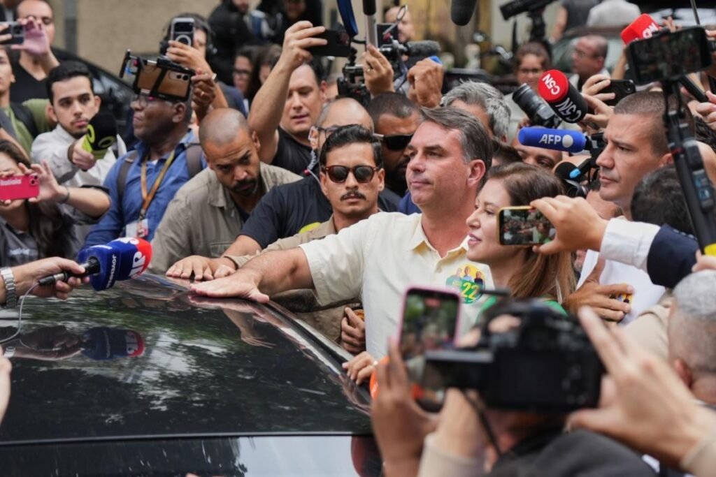 Bolsonaro və Lula da Silva prezident seçkilərinin ikinci turuna çıxıb – YENİLƏNİB