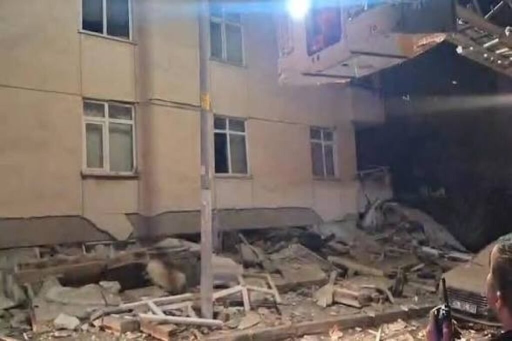 İstanbulda bina çöküb, 2 nəfər ölüb – YENİLƏNİB-3