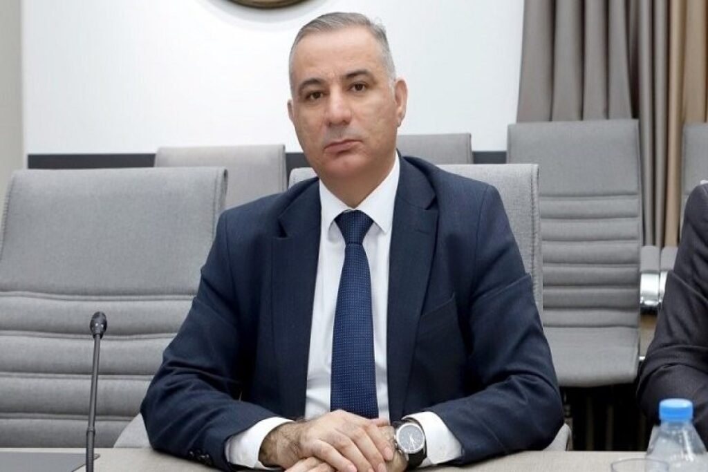 Cəsarət Hüseynzadə: Məktəblərdə vahid geyim forması sosial bərabərliyə xidmət edir – VİDEO
