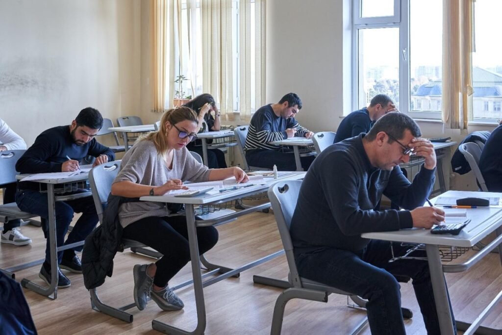 Peşəkar mühasib sertifikatı almaq istəyən namizədlər üçün test imtahanının II mərhələsi keçirilir